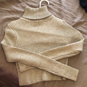 Cropped sweater